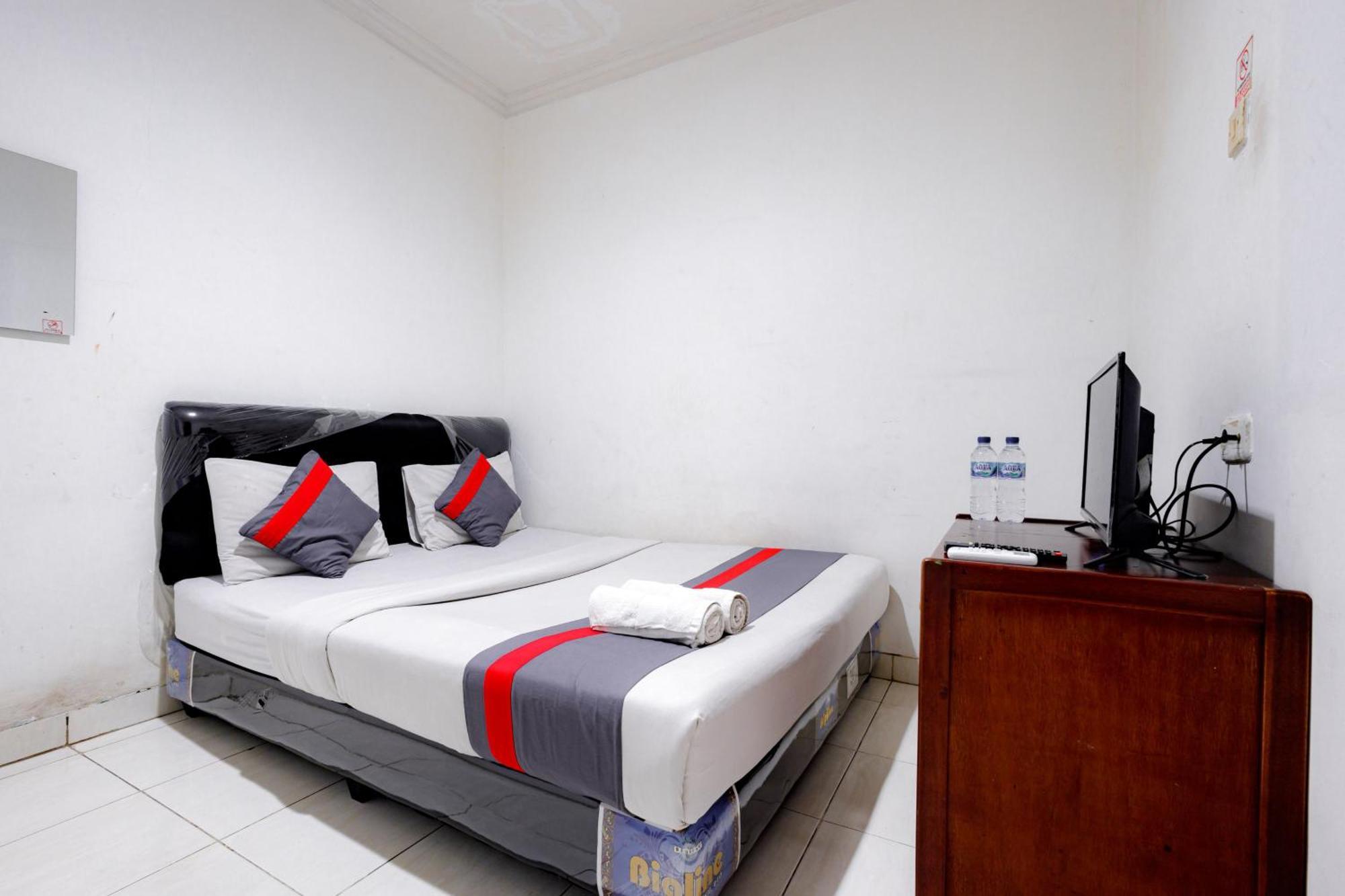 J&B Rooms Tomang Jakarta Mitra Reddoorz Dış mekan fotoğraf